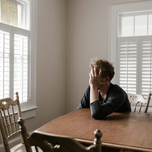 Le débarras après un décès : comment gérer cette étape difficile ?